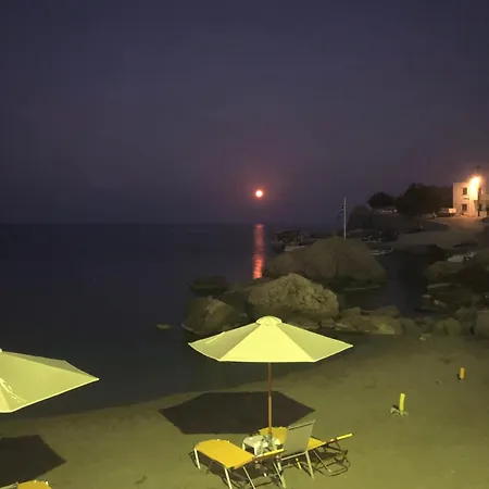 To Votsalo-beach Side & Taverna Hotel