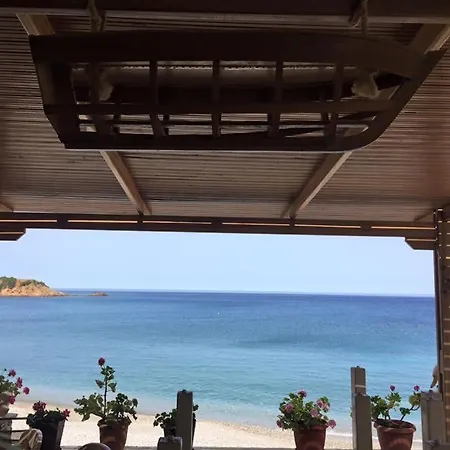 Hotel To Votsalo-beach Side & Taverna