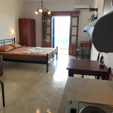 Hotel To Votsalo-beach Side & Taverna Spoa