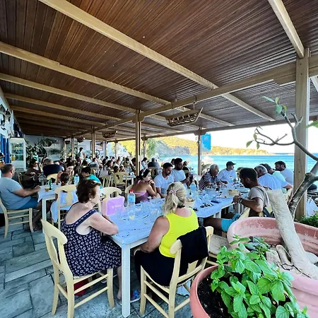 Hotel To Votsalo-beach Side & Taverna Spoa