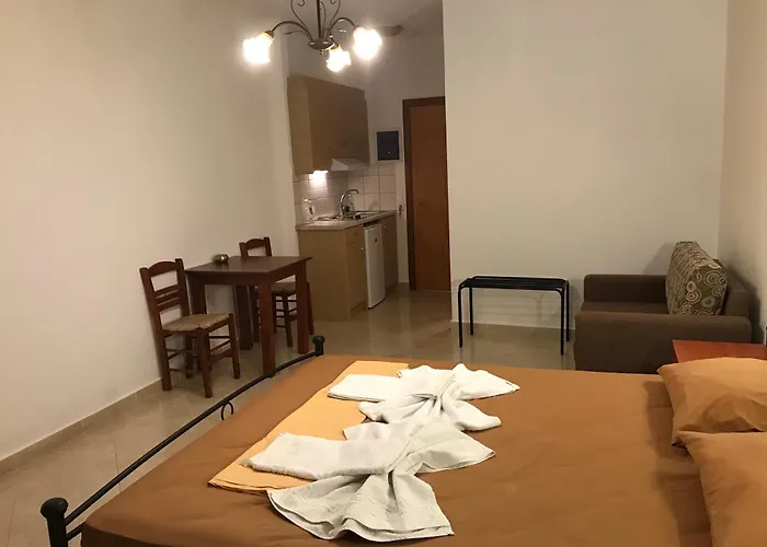 To Votsalo-beach Side & Taverna Hotel