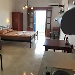Hotel To Votsalo-beach Side & Taverna Spoa