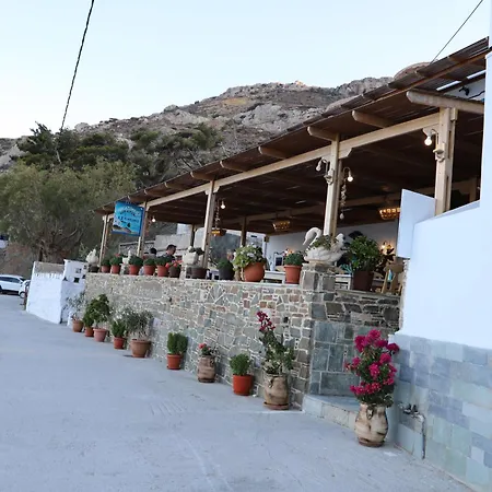 To Votsalo-beach Side & Taverna ホテル Spoa