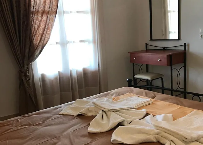 To Votsalo-beach Side & Taverna ホテル 3*