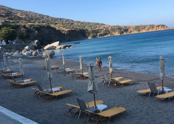 ホテル To Votsalo-beach Side & Taverna Spoa