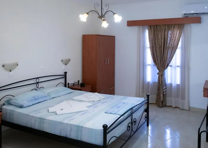 To Votsalo-beach Side & Taverna Spoa